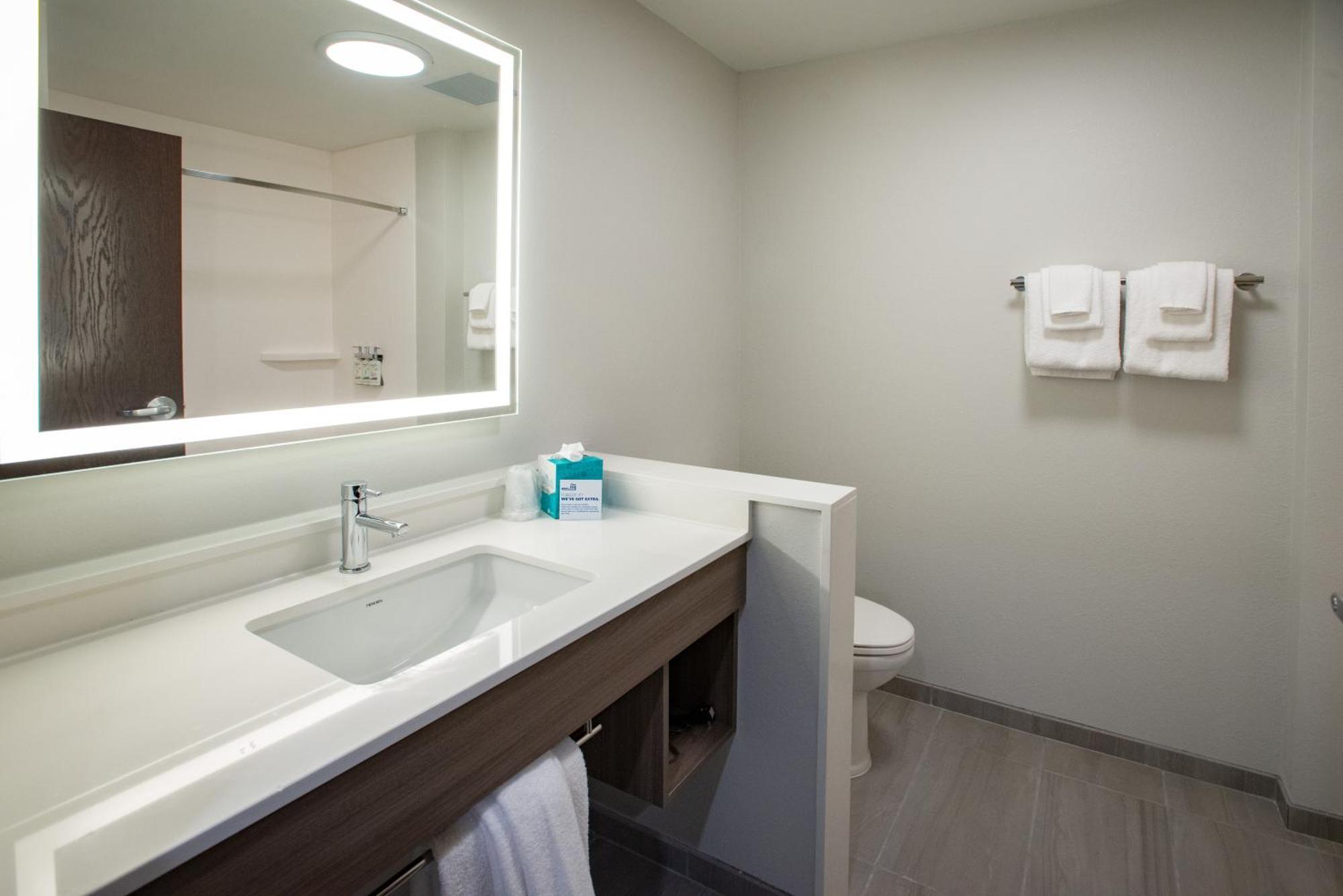 Holiday Inn Express & Suites Pensacola Airport North - I-10 By Ihg Ferry Pass Zewnętrze zdjęcie